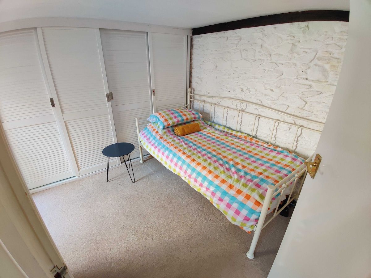 The single bedroom